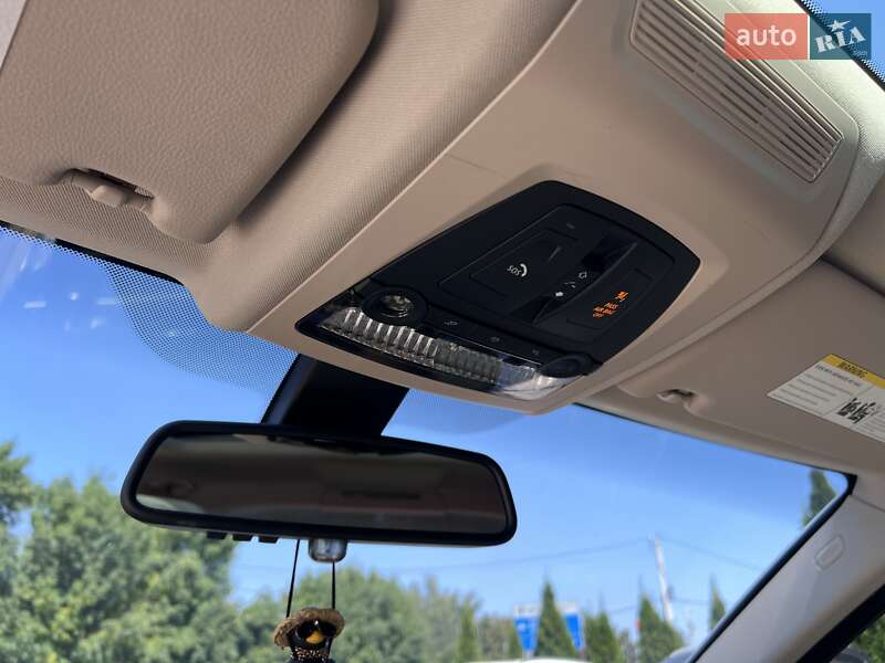 Седан BMW 5 Series 2013 в Нововолинську