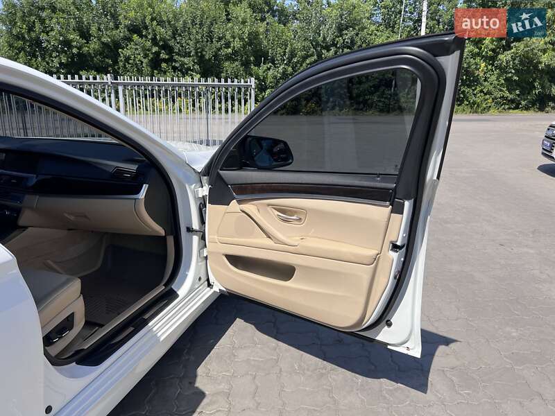 Седан BMW 5 Series 2013 в Нововолинську