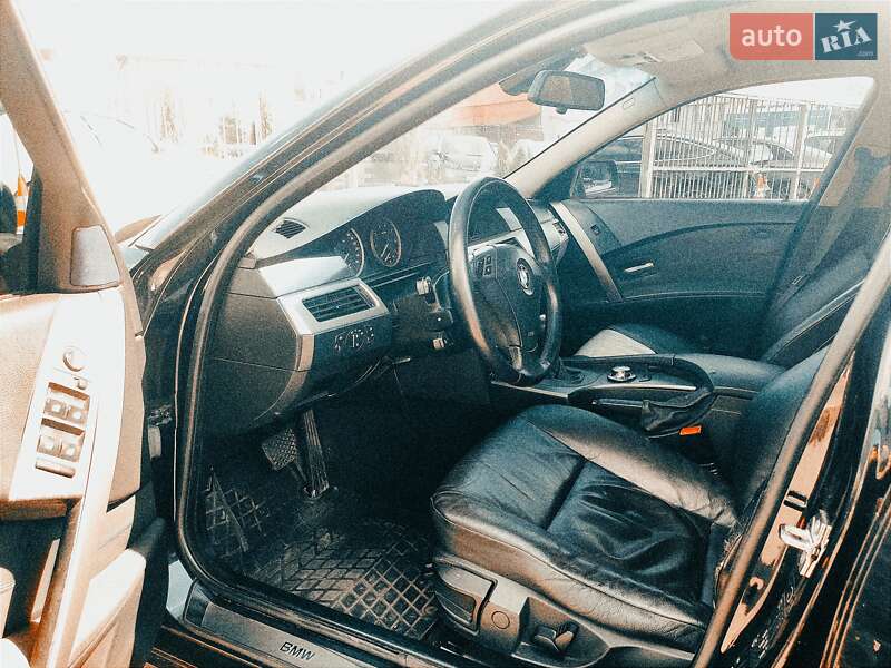 Седан BMW 5 Series 2004 в Киеве