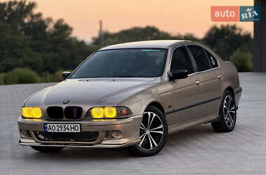 Седан BMW 5 Series 2000 в Черновцах