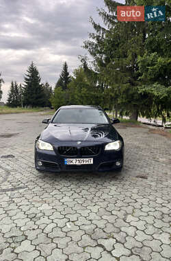 Седан BMW 5 Series 2015 в Дубні