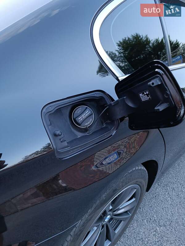 Седан BMW 5 Series 2015 в Дніпрі