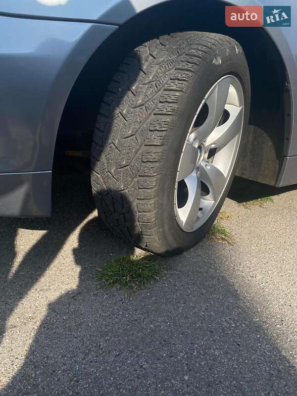 Седан BMW 5 Series 2004 в Запоріжжі