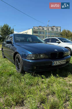 Седан BMW 5 Series 2000 в Киеве