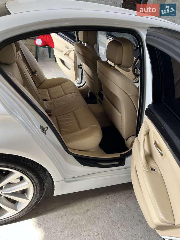 Седан BMW 5 Series 2010 в Виноградове