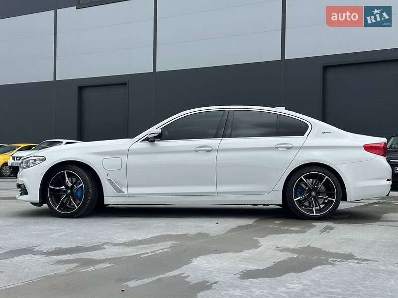Седан BMW 5 Series 2018 в Львове