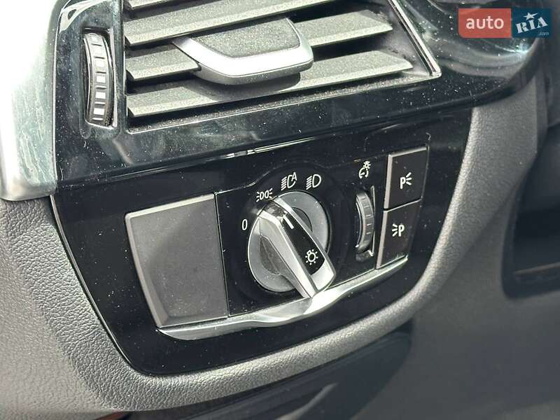 Седан BMW 5 Series 2018 в Львове