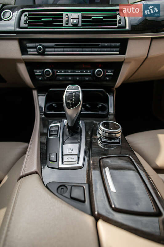 Седан BMW 5 Series 2011 в Львові