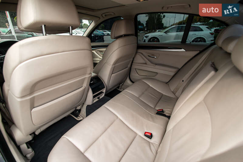Седан BMW 5 Series 2011 в Львові