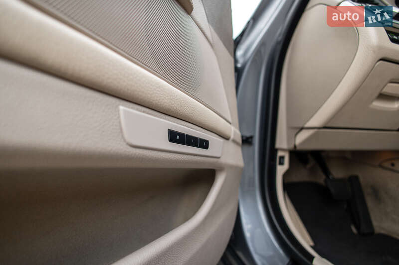 Седан BMW 5 Series 2011 в Львові