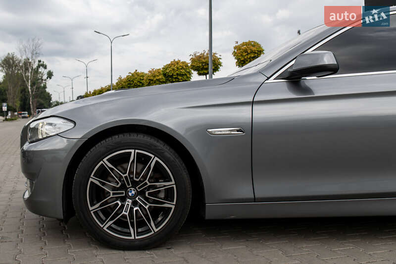 Седан BMW 5 Series 2011 в Львові