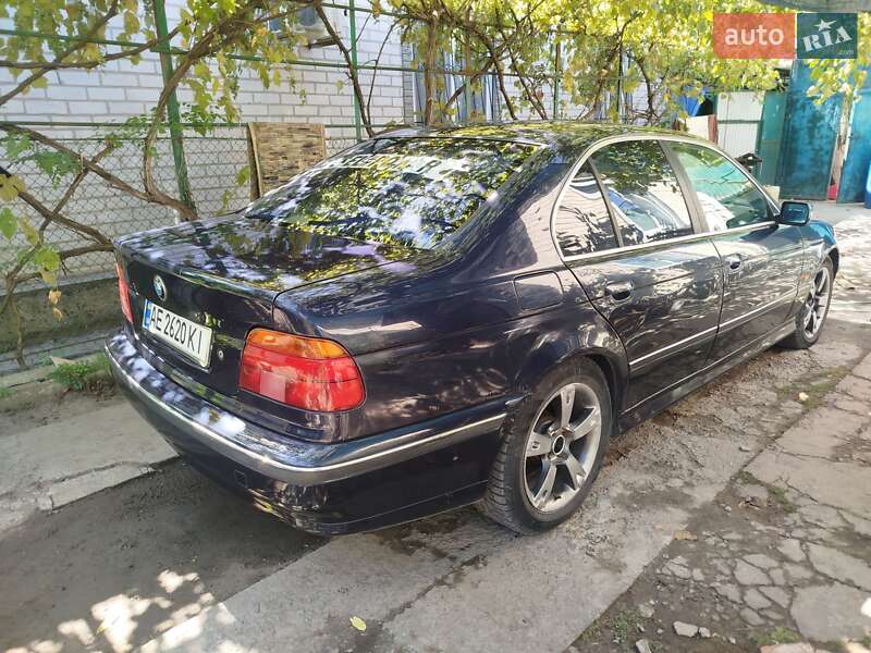 Седан BMW 5 Series 1999 в Новомосковске