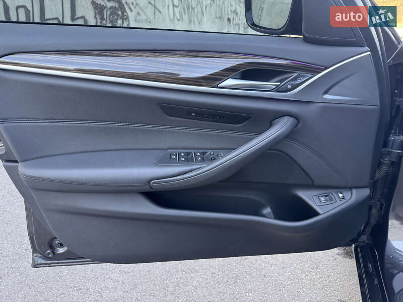 Седан BMW 5 Series 2019 в Львове