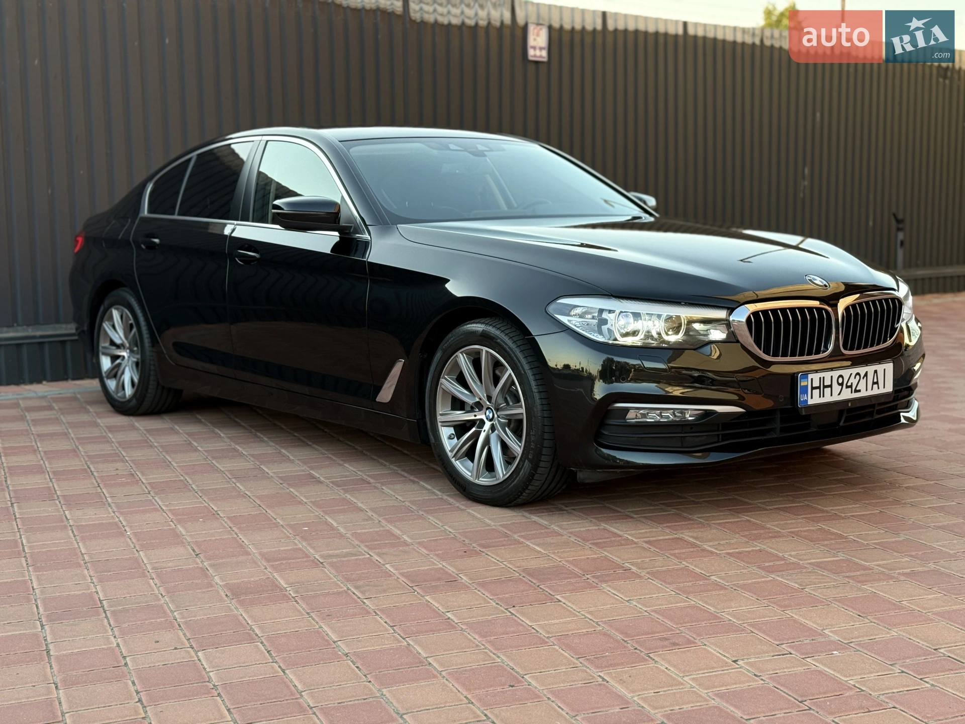 BMW 5 Series 2017 VIN WBAJC31050WA79092 фото оголошення 6 з 29