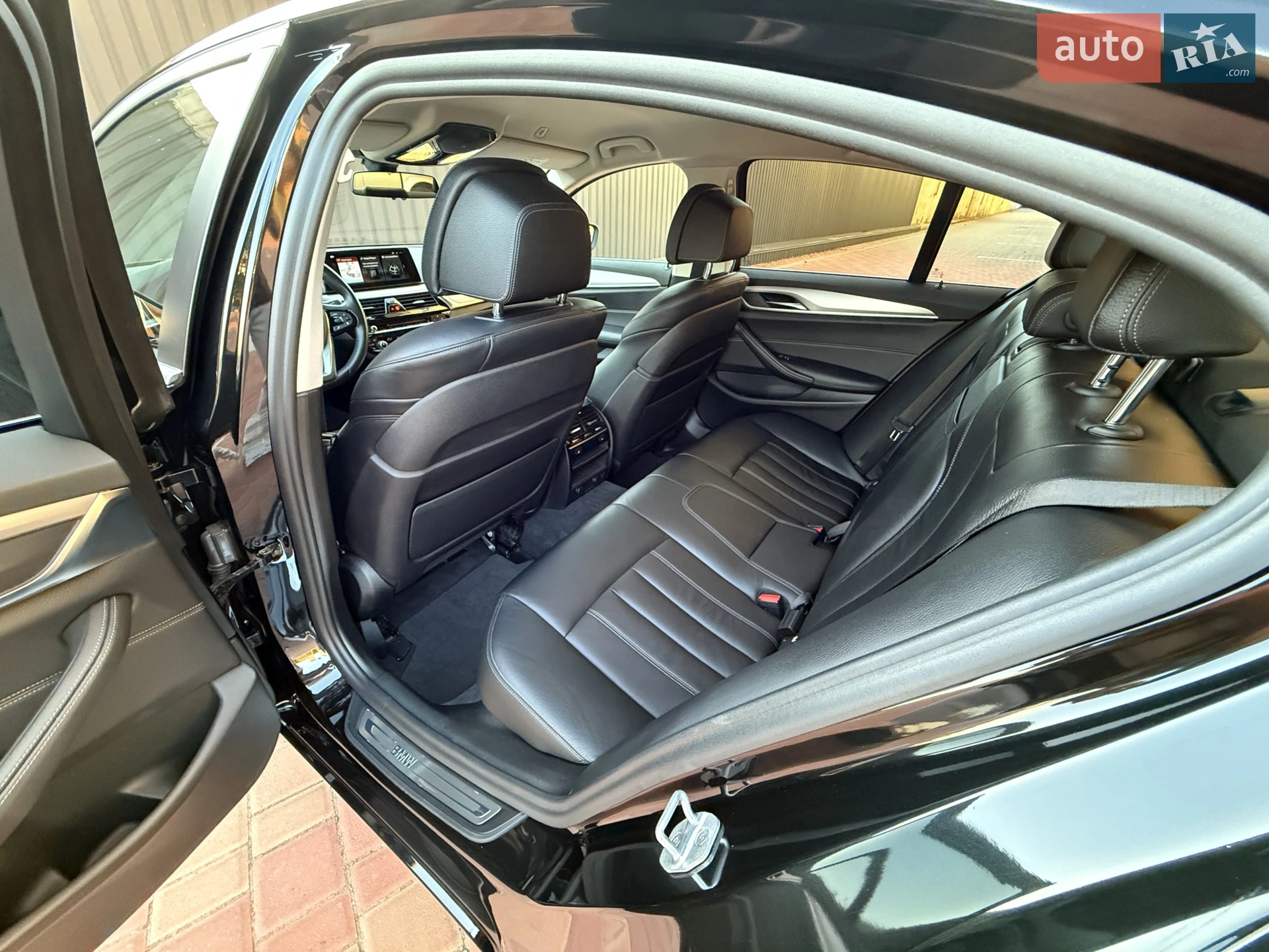 BMW 5 Series 2017 VIN WBAJC31050WA79092 фото оголошення 24 з 29