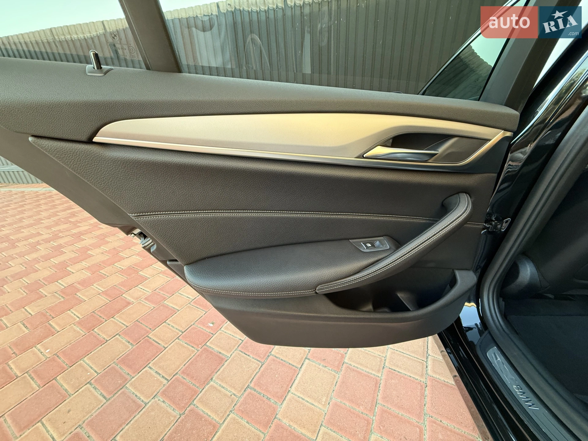 BMW 5 Series 2017 VIN WBAJC31050WA79092 фото оголошення 23 з 29