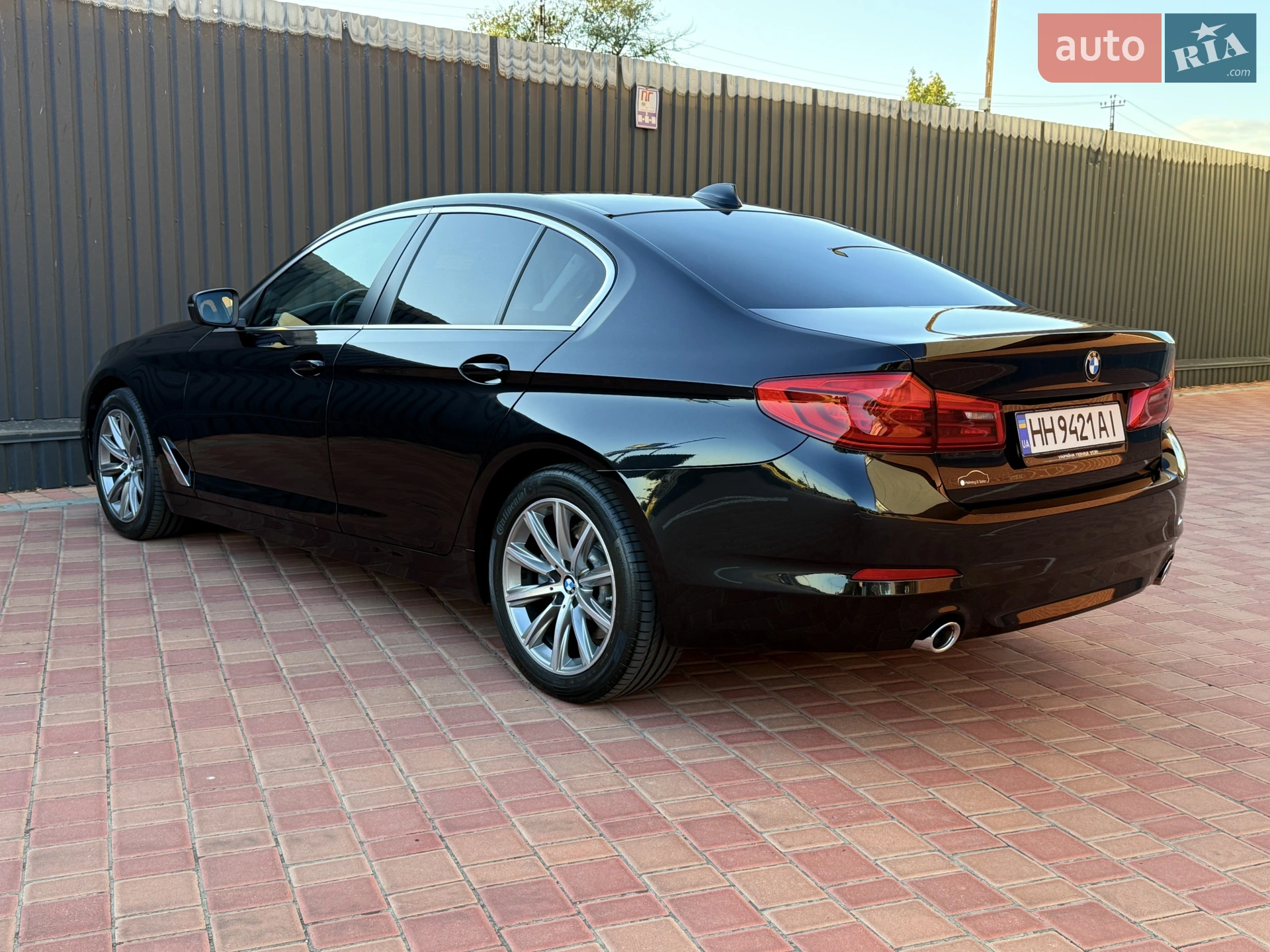 BMW 5 Series 2017 VIN WBAJC31050WA79092 фото оголошення 8 з 29