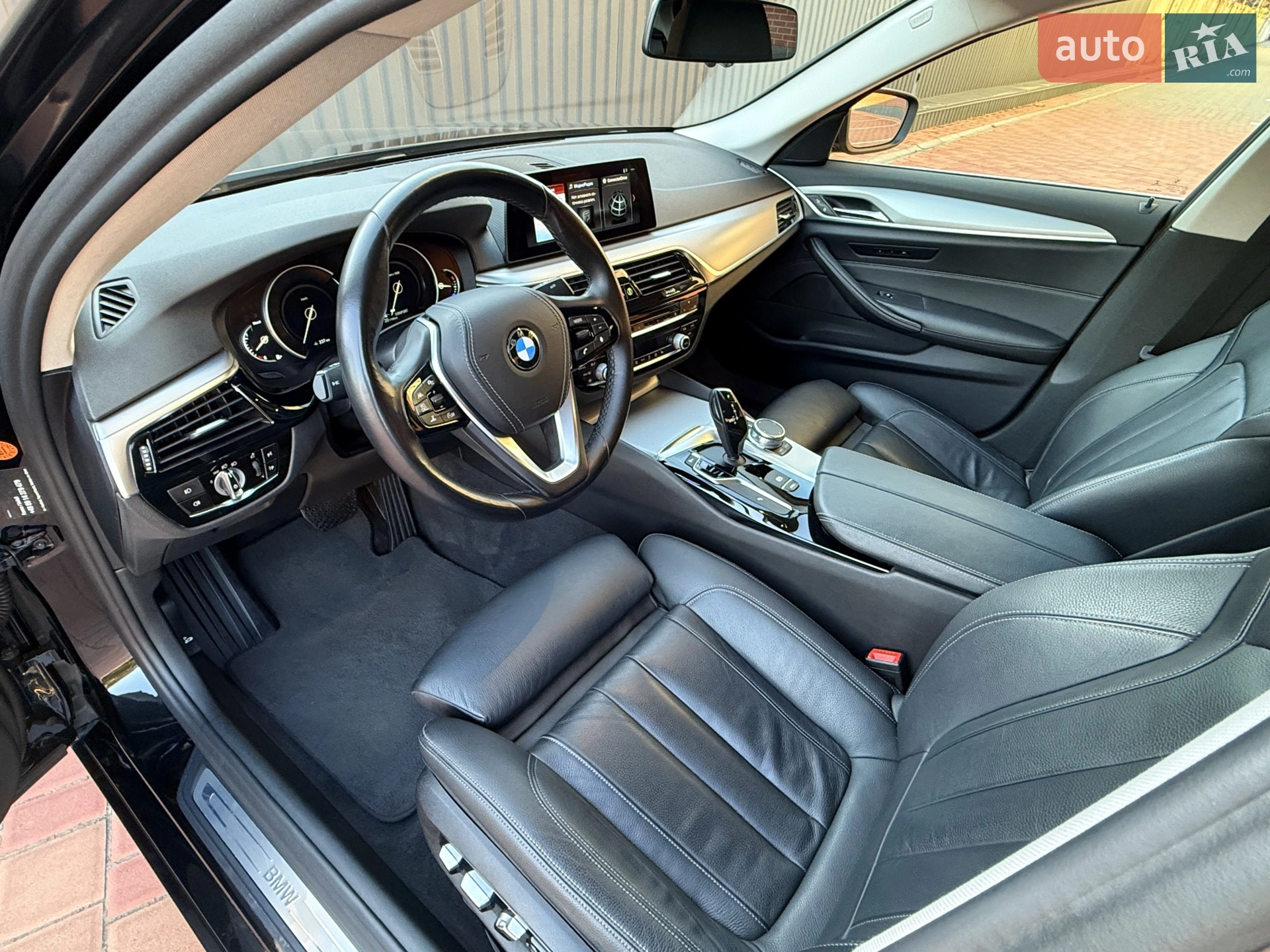 BMW 5 Series 2017 VIN WBAJC31050WA79092 фото оголошення 21 з 29