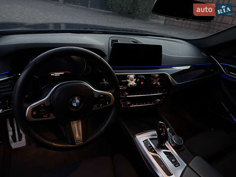 Седан BMW 5 Series 2017 в Ровно