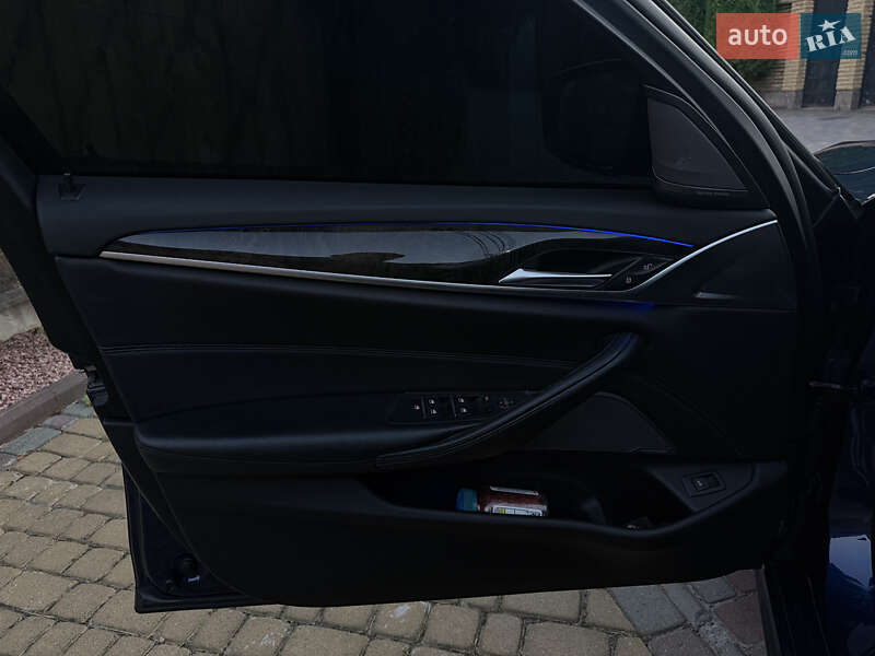 Седан BMW 5 Series 2017 в Ровно