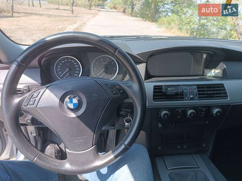 Седан BMW 5 Series 2003 в Дніпрі