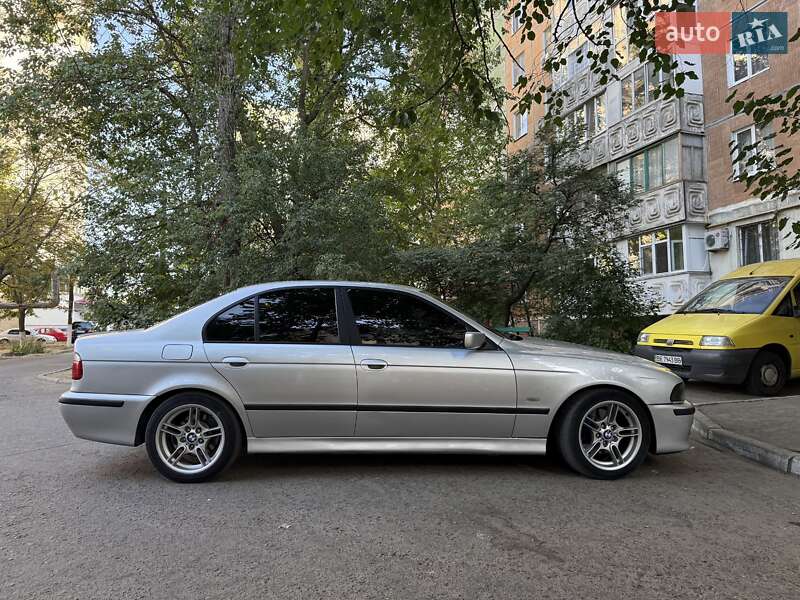 Седан BMW 5 Series 1999 в Березанке