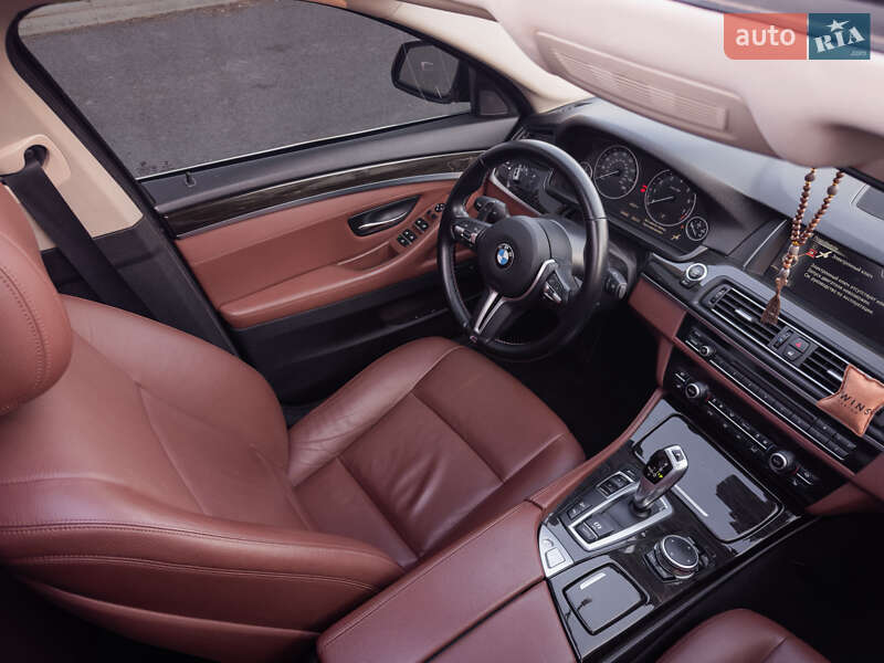 Седан BMW 5 Series 2014 в Коростене