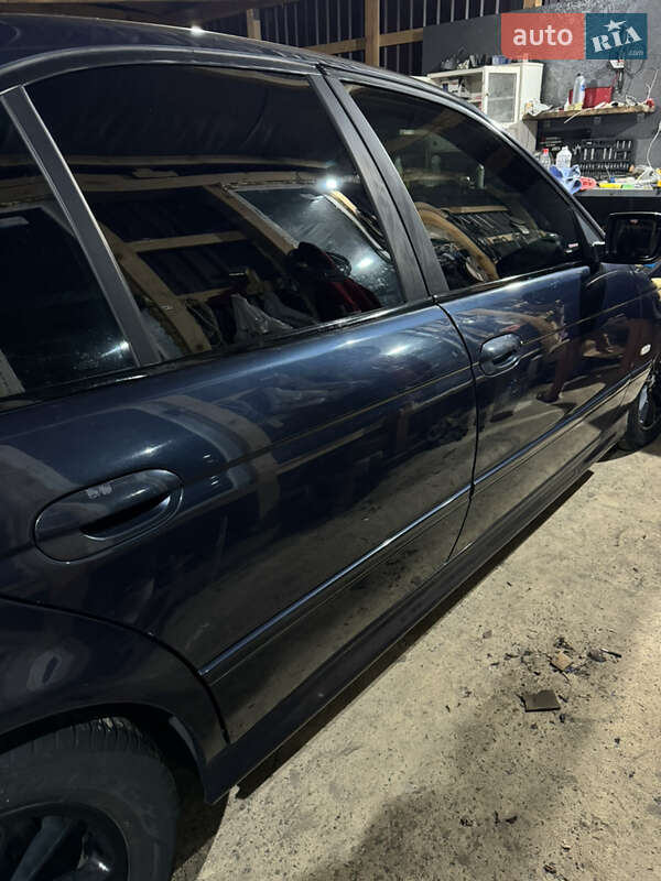 Седан BMW 5 Series 2002 в Немирове