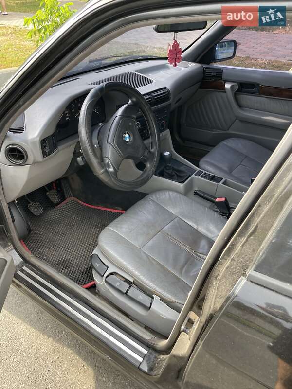 Седан BMW 5 Series 1993 в Вишневом фото 7 Седан BMW 5 Series 1993 в Вишневом