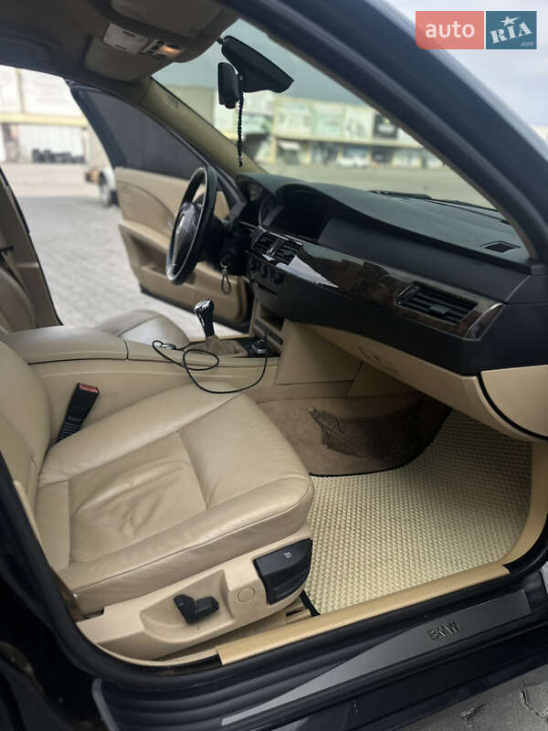 Седан BMW 5 Series 2003 в Черновцах