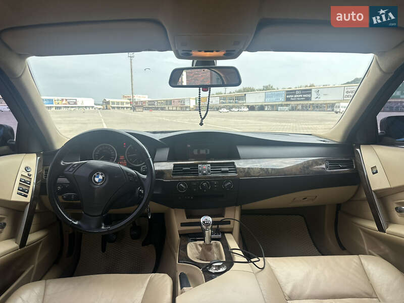 Седан BMW 5 Series 2003 в Черновцах