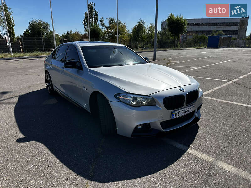 Седан BMW 5 Series 2014 в Кривом Роге