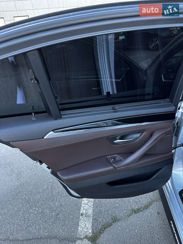 Седан BMW 5 Series 2014 в Кривом Роге