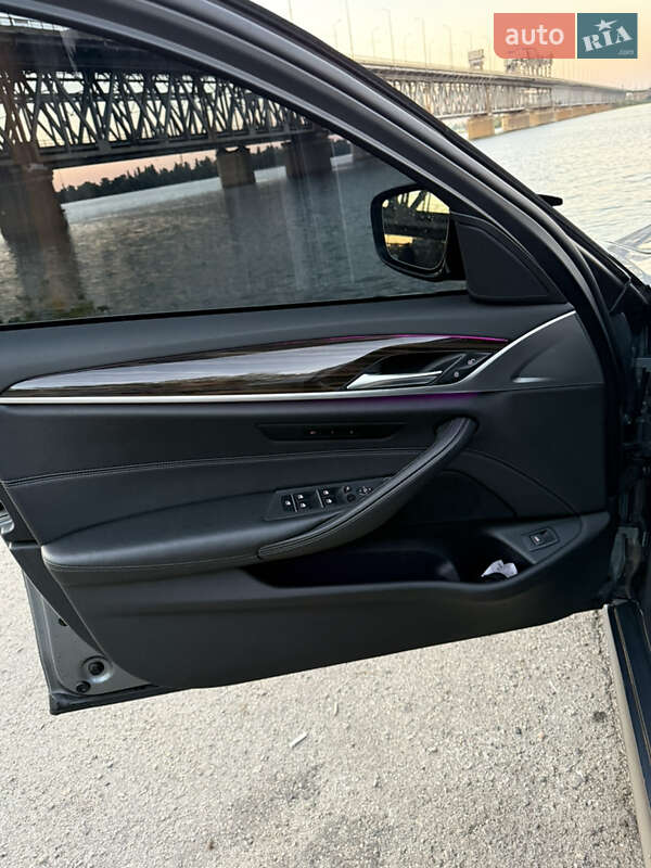 Седан BMW 5 Series 2018 в Дніпрі