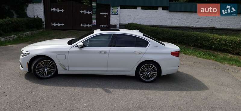 Седан BMW 5 Series 2018 в Ужгороде