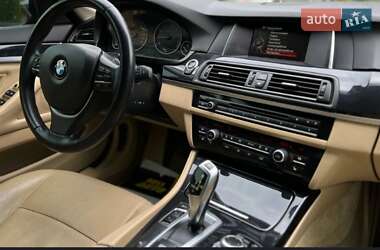 Седан BMW 5 Series 2015 в Львові