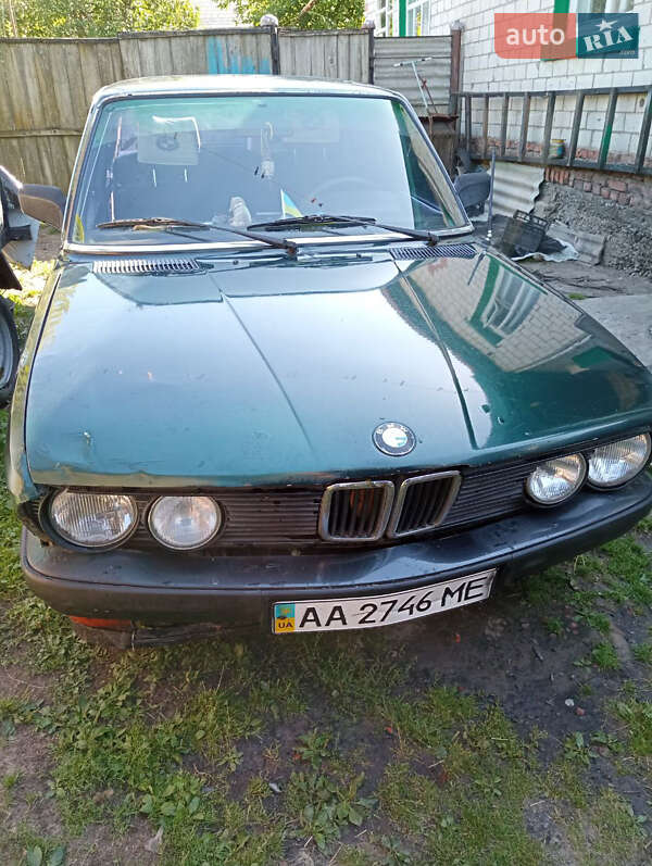 Седан BMW 5 Series 1984 в Корюковке