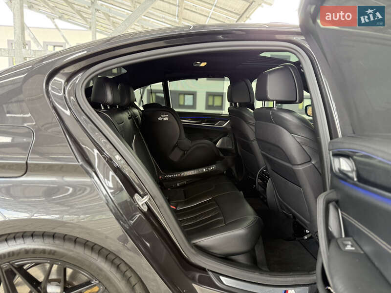 Седан BMW 5 Series 2016 в Львове фото 13 Седан BMW 5 Series 2016 в Львове