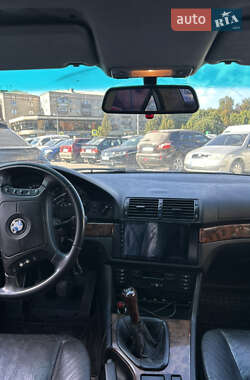 Седан BMW 5 Series 2000 в 