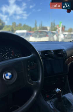 Седан BMW 5 Series 2000 в 