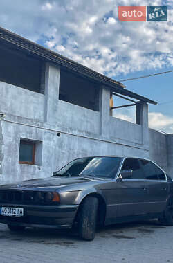 Седан BMW 5 Series 1988 в Новом Роздоле