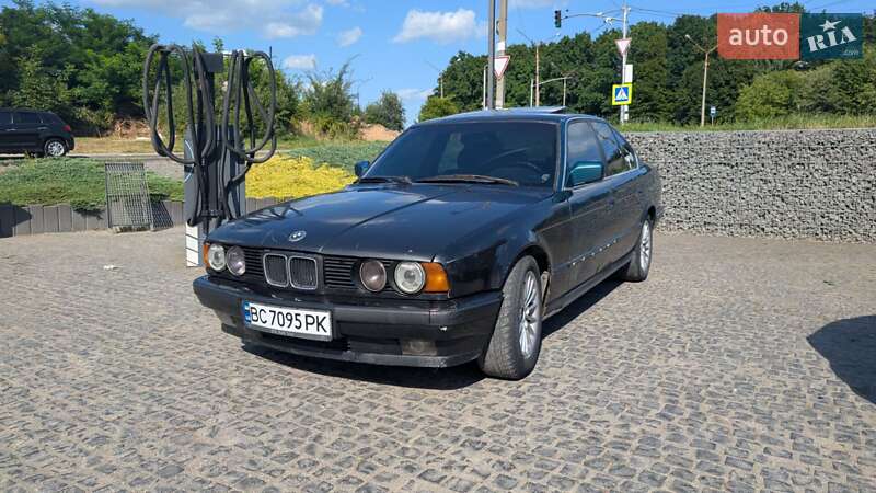 Седан BMW 5 Series 1990 в Львове