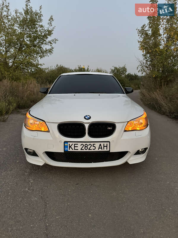 Седан BMW 5 Series 2004 в  фото Седан BMW 5 Series 2004 в