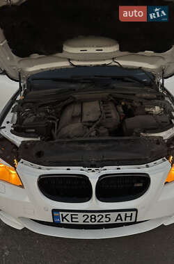 Седан BMW 5 Series 2004 в  фото 10 Седан BMW 5 Series 2004 в
