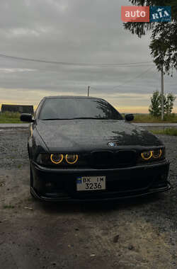 Седан BMW 5 Series 2002 в Ровно