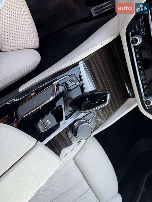 Седан BMW 5 Series 2017 в Хмельницком