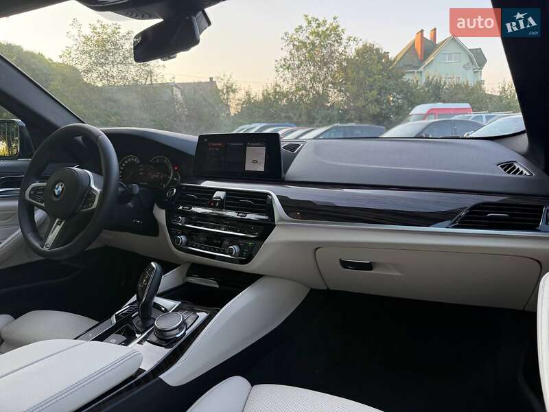 Седан BMW 5 Series 2017 в Хмельницком