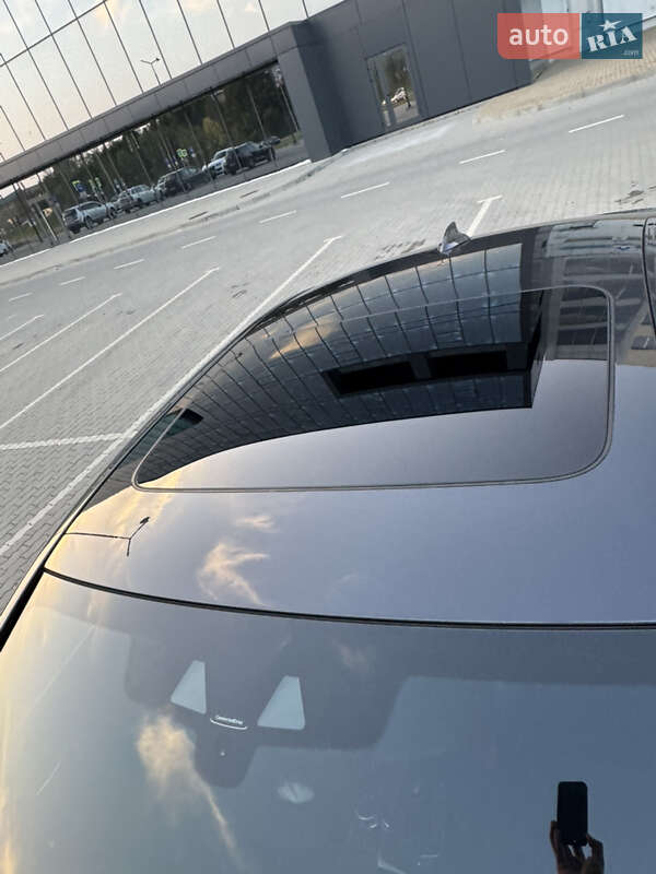 Седан BMW 5 Series 2018 в Львові