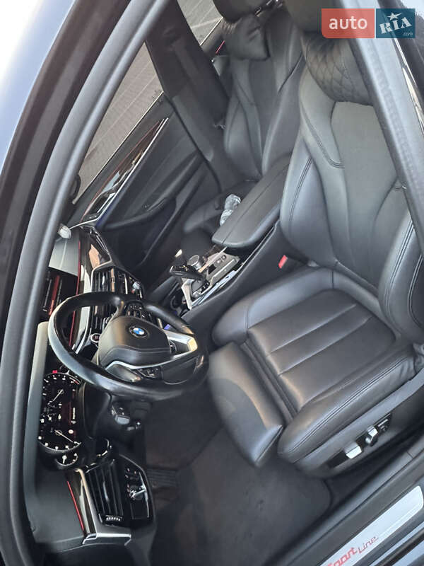 Седан BMW 5 Series 2018 в Львові