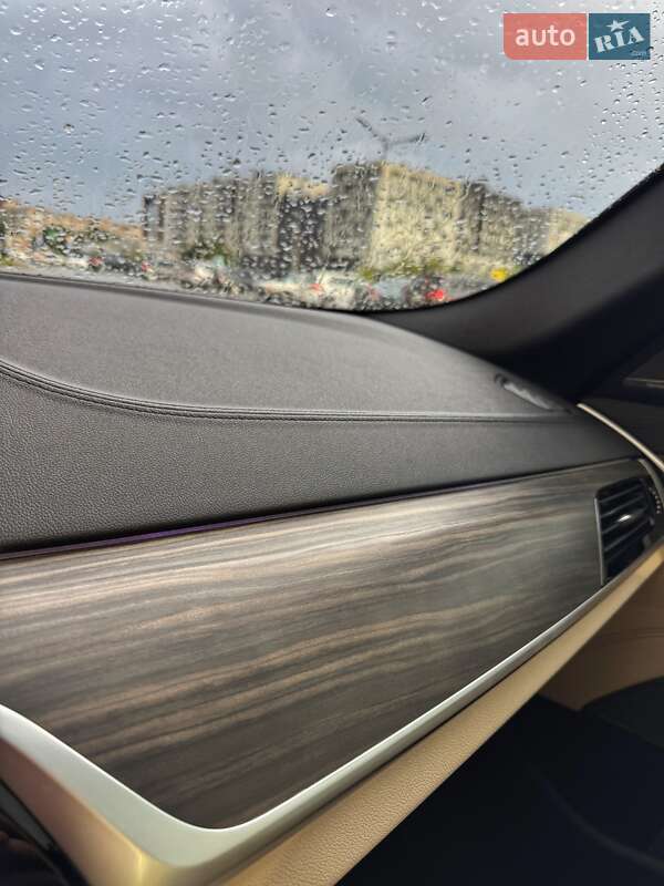 Седан BMW 5 Series 2019 в Львові